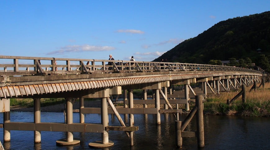 桂川には「渡月橋（とげつきょう）」